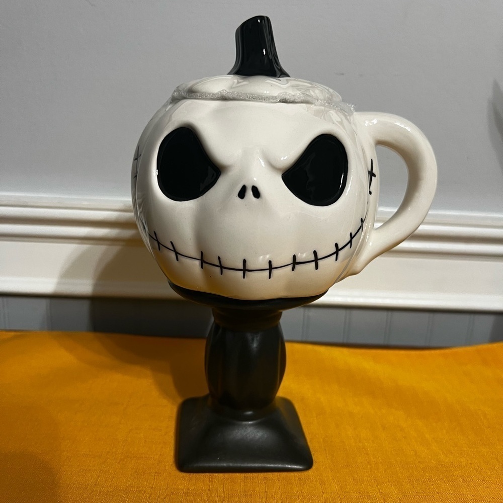 NWT-Disney “Jack” Nightmare Before Christmas Mug with Lid
